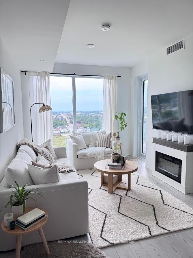 Photo 1 of Unit 1802, 39 Mary Street, Barrie, City Centre — HOMEH