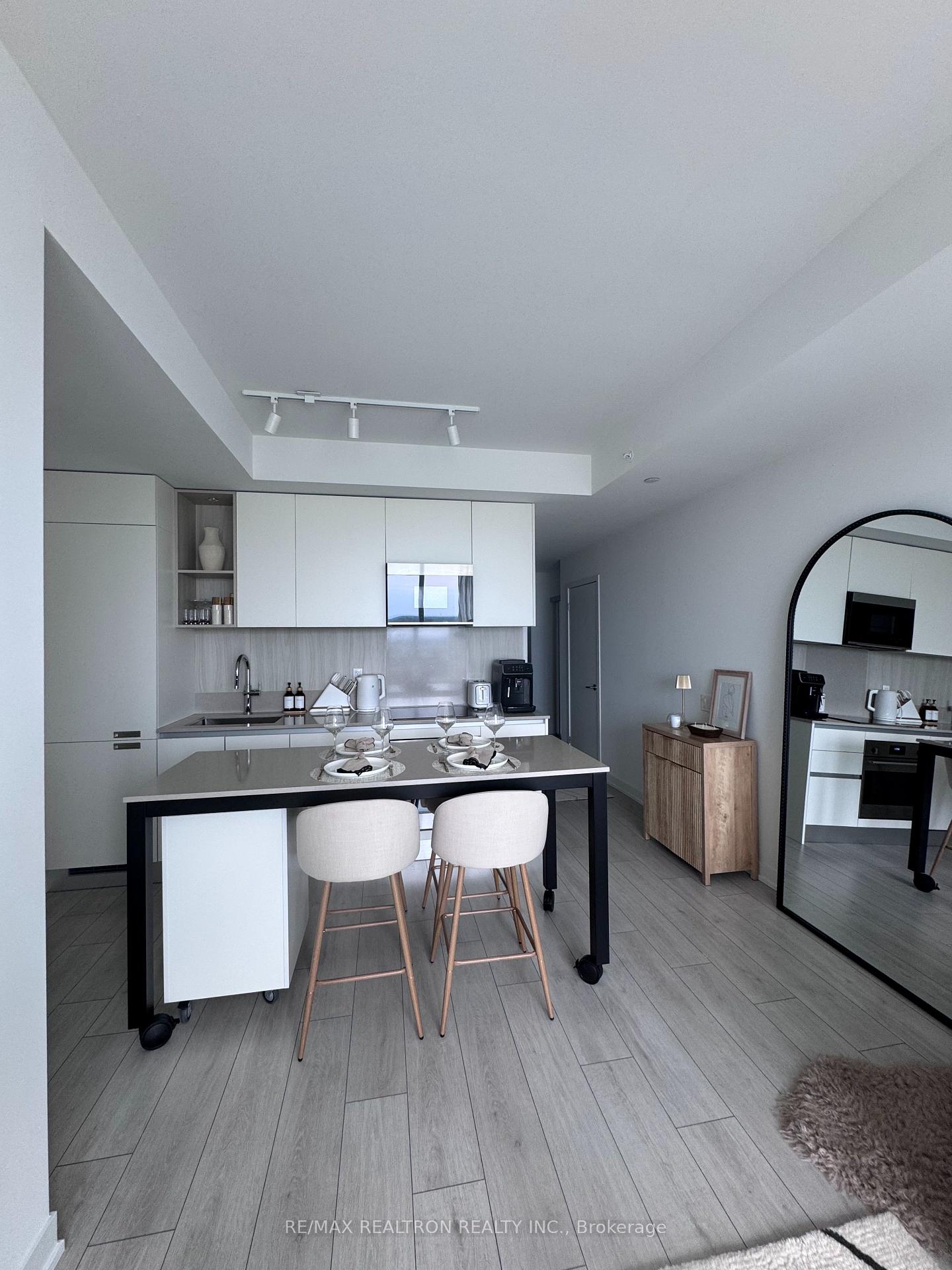 Photo 4 of Unit 1802, 39 Mary Street, Barrie, City Centre — HOMEH