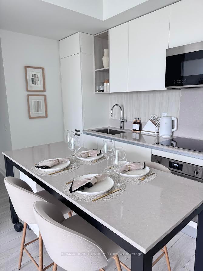 Photo 6 of Unit 1802, 39 Mary Street, Barrie, City Centre — HOMEH