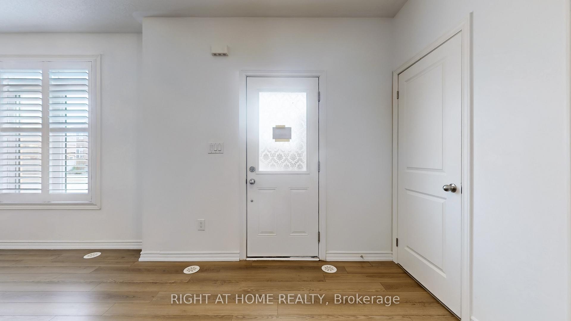 Photo 6 of Unit 16, 2710 William Jackson Drive E, Pickering, Duffin Heights — HOMEH