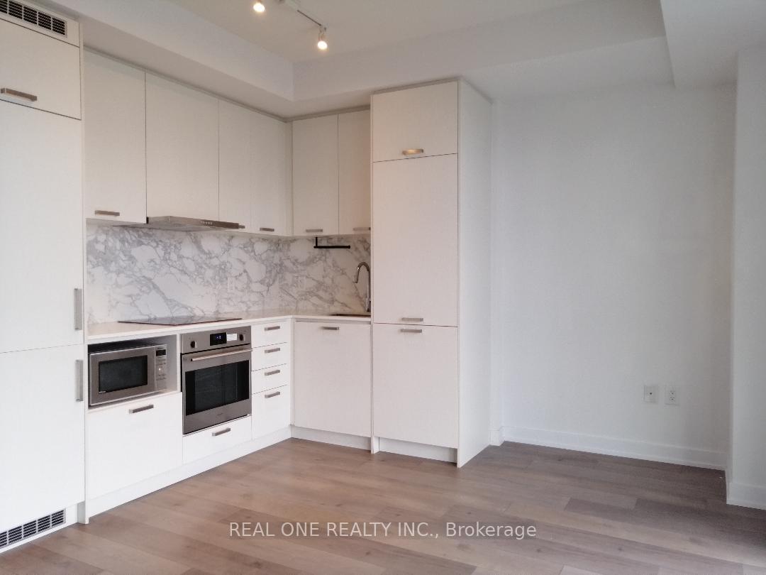Photo 5 of Unit 2001, 38 Honeycrisp Crescent, Vaughan, Vaughan Corporate Centre — HOMEH