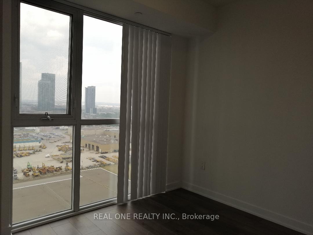 Photo 8 of Unit 2001, 38 Honeycrisp Crescent, Vaughan, Vaughan Corporate Centre — HOMEH