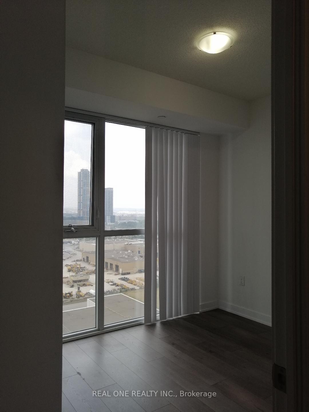 Photo 9 of Unit 2001, 38 Honeycrisp Crescent, Vaughan, Vaughan Corporate Centre — HOMEH
