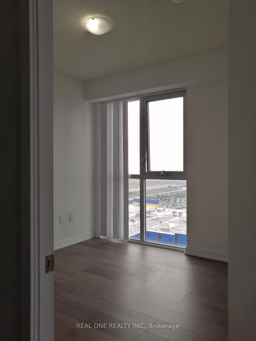 Photo 10 of Unit 2001, 38 Honeycrisp Crescent, Vaughan, Vaughan Corporate Centre — HOMEH