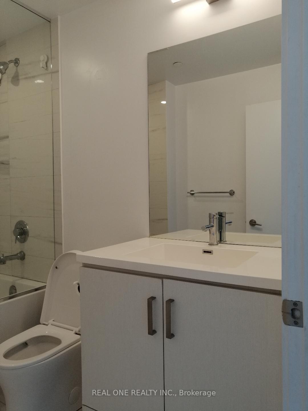 Photo 14 of Unit 2001, 38 Honeycrisp Crescent, Vaughan, Vaughan Corporate Centre — HOMEH