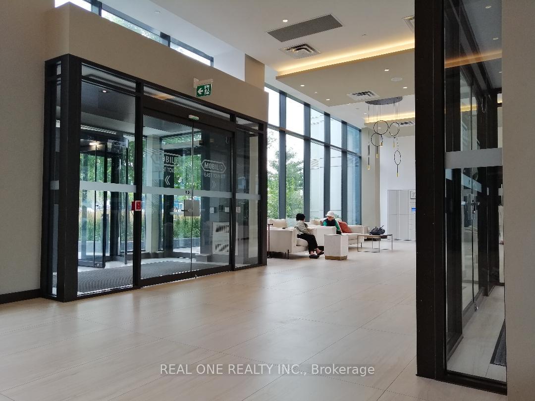 Photo 16 of Unit 2001, 38 Honeycrisp Crescent, Vaughan, Vaughan Corporate Centre — HOMEH