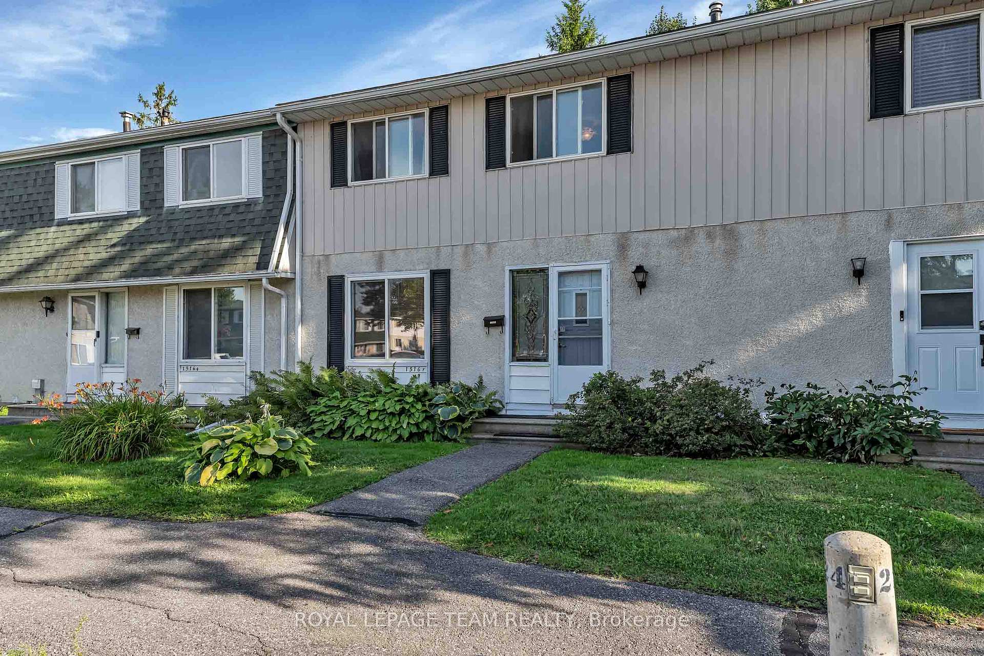 Photo 3 of Unit F, 1516 Beaverpond Drive, Ottawa, Pineview — HOMEH
