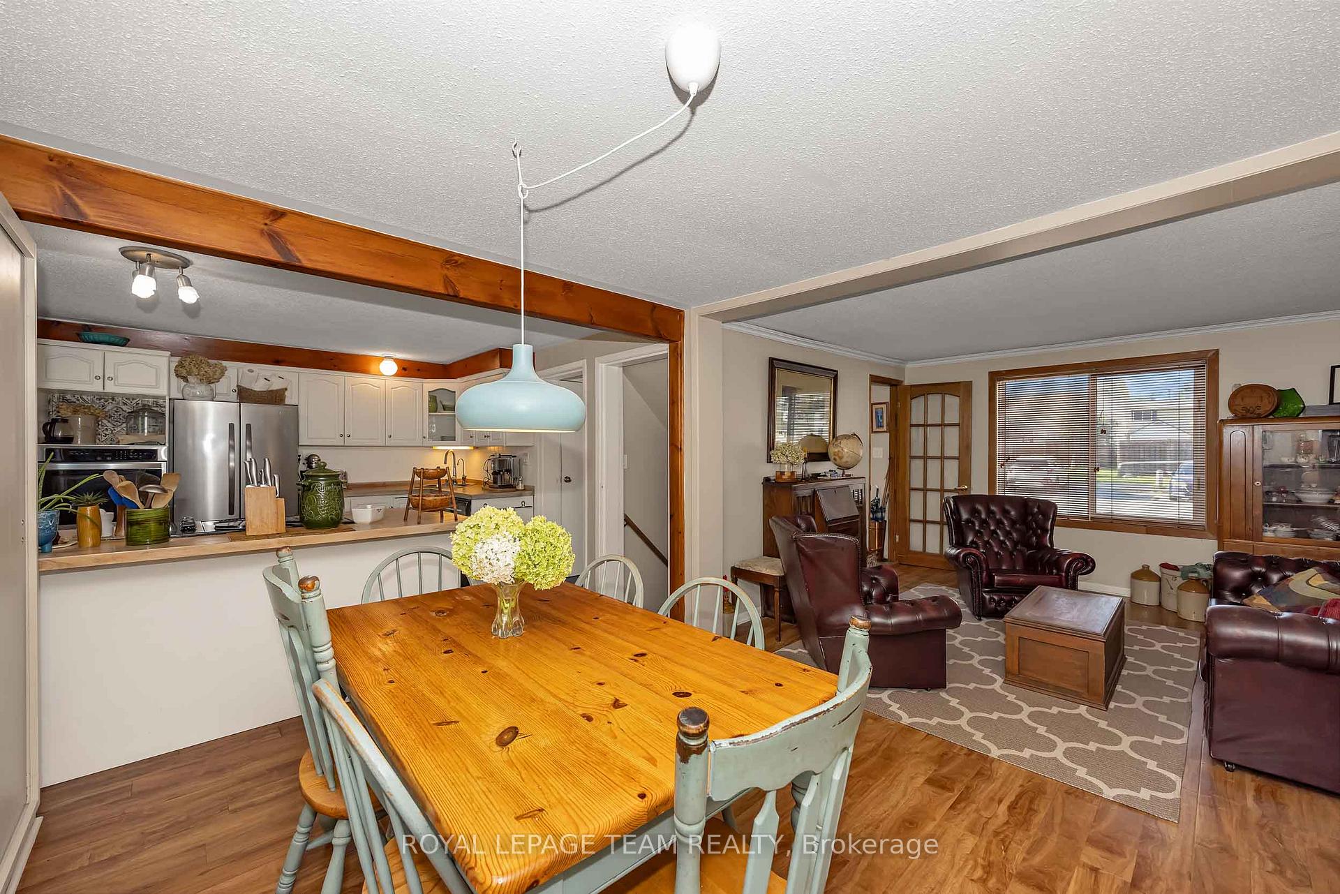 Photo 12 of Unit F, 1516 Beaverpond Drive, Ottawa, Pineview — HOMEH