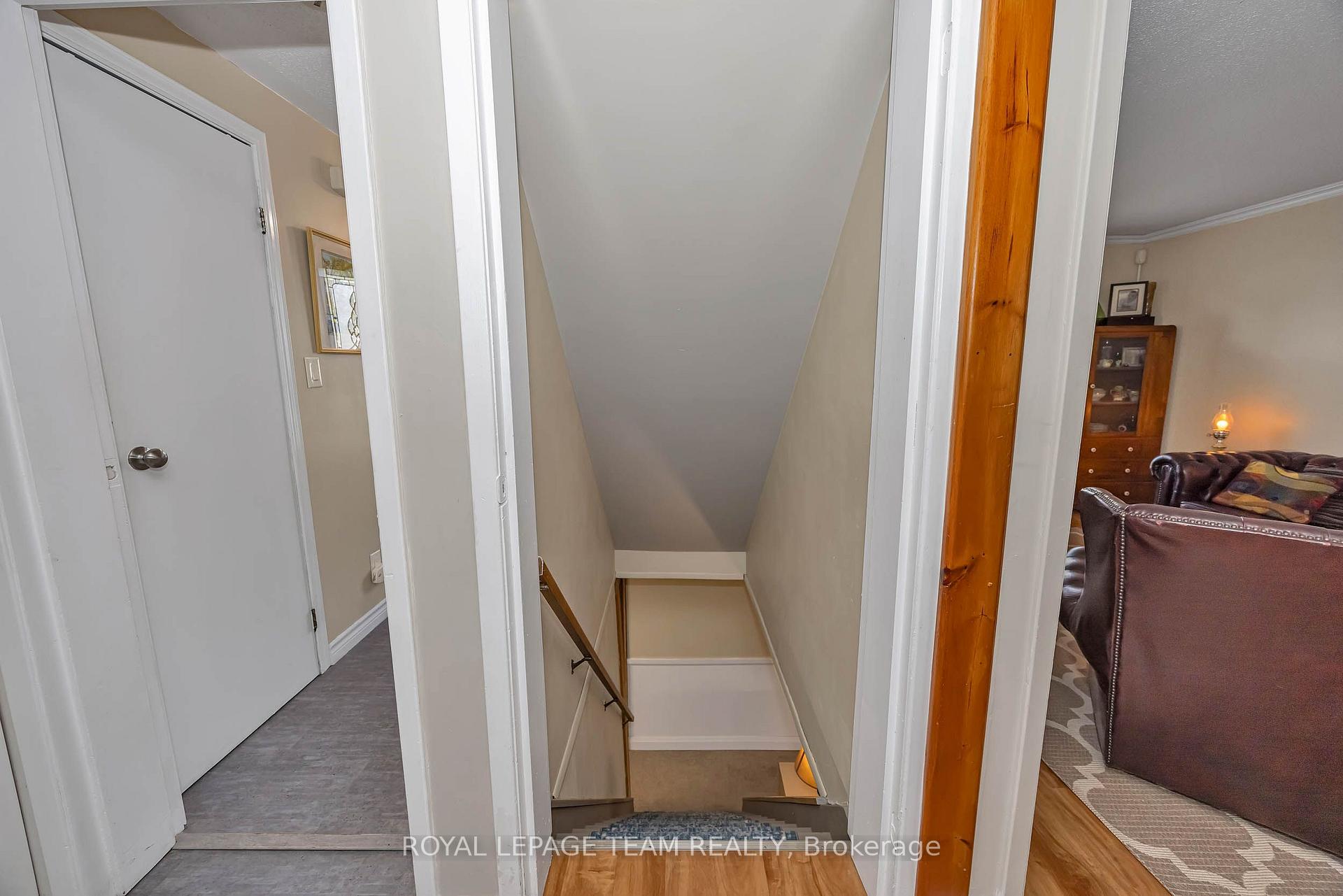 Photo 30 of Unit F, 1516 Beaverpond Drive, Ottawa, Pineview — HOMEH