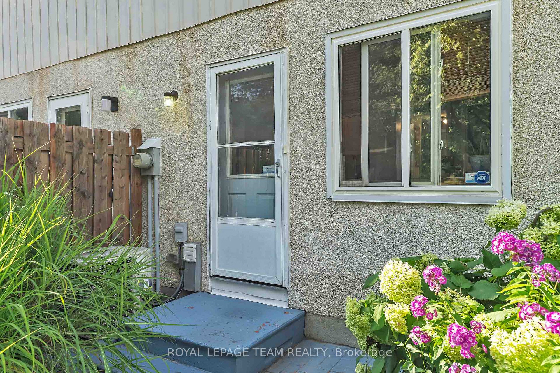 Photo 36 of Unit F, 1516 Beaverpond Drive, Ottawa, Pineview — HOMEH