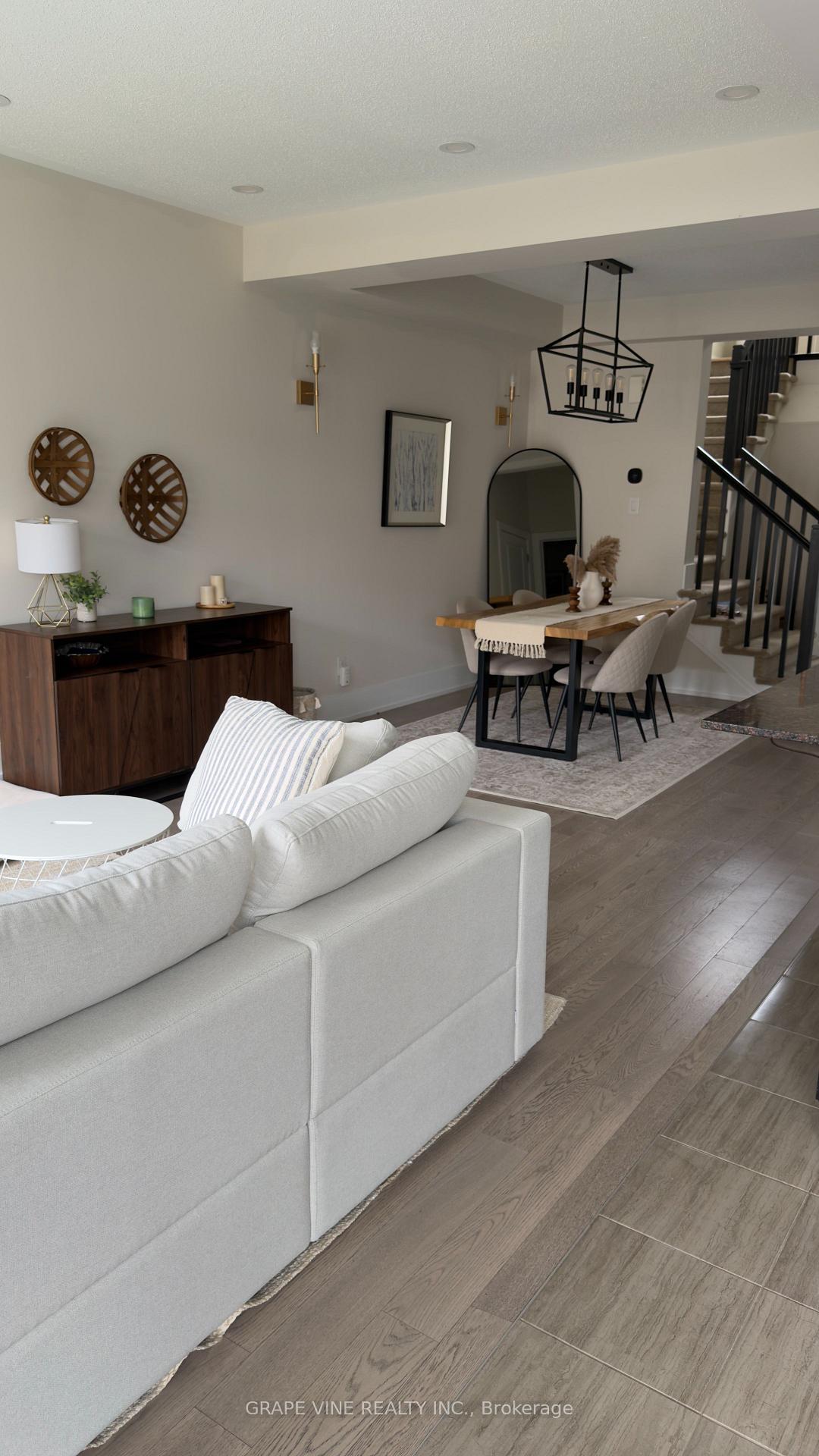 Photo 9 of 2305 Watercolours Way, Ottawa, Barrhaven - Half Moon Bay — HOMEH