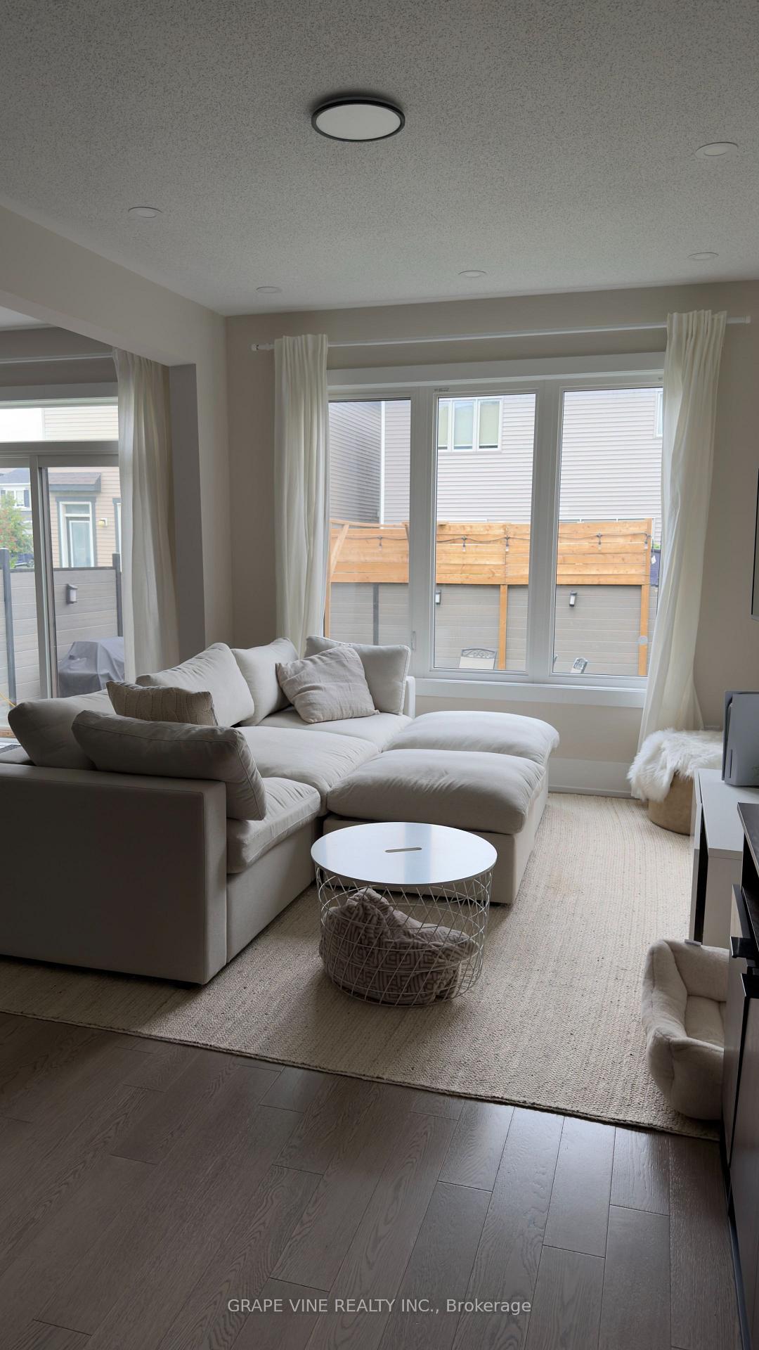Photo 11 of 2305 Watercolours Way, Ottawa, Barrhaven - Half Moon Bay — HOMEH