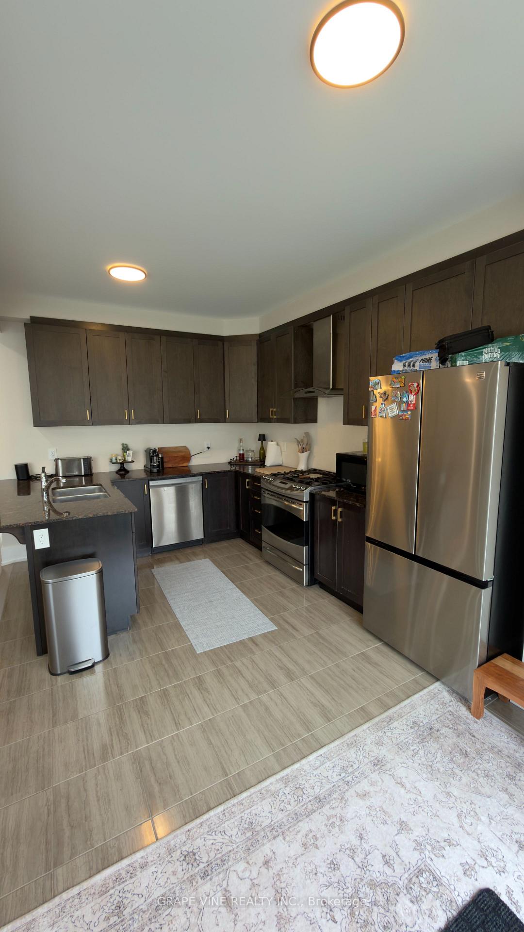 Photo 15 of 2305 Watercolours Way, Ottawa, Barrhaven - Half Moon Bay — HOMEH