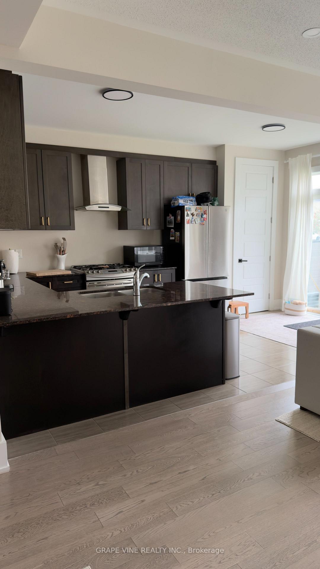 Photo 16 of 2305 Watercolours Way, Ottawa, Barrhaven - Half Moon Bay — HOMEH
