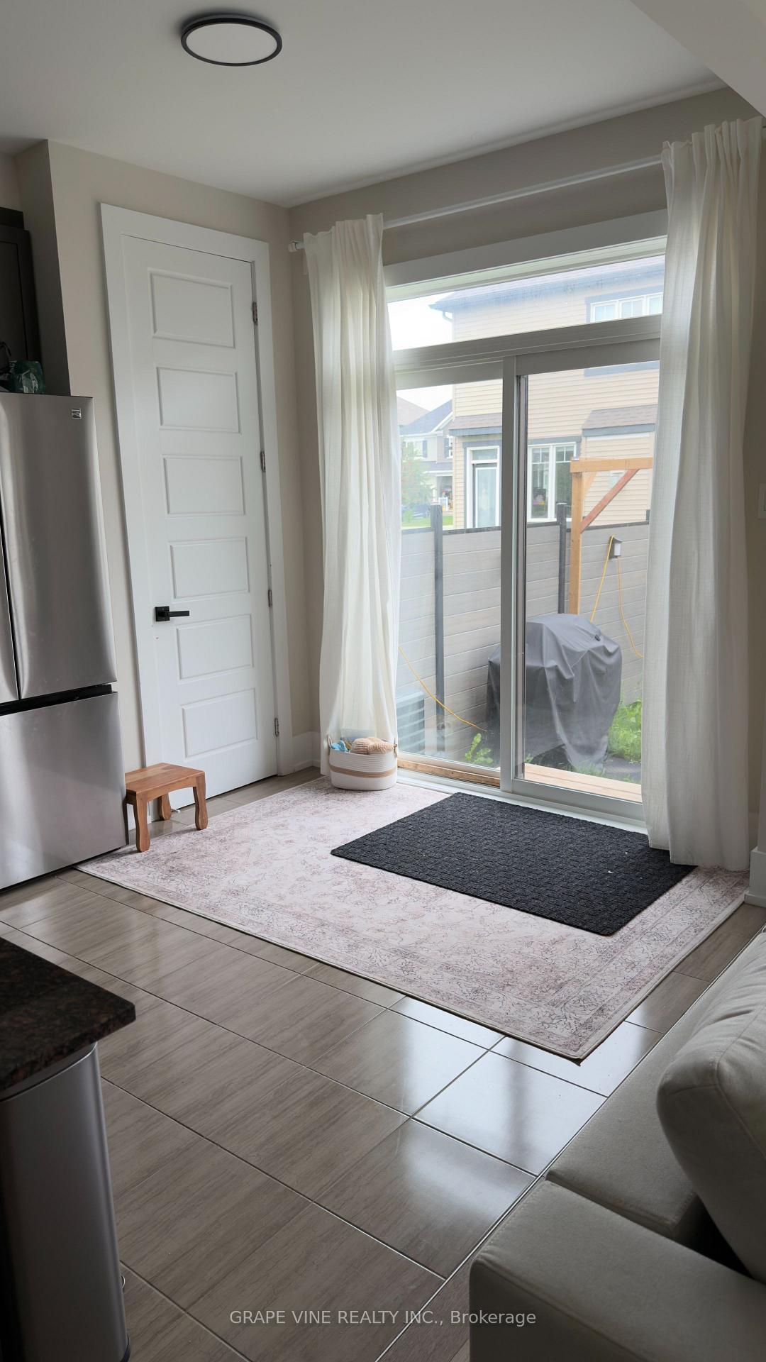 Photo 17 of 2305 Watercolours Way, Ottawa, Barrhaven - Half Moon Bay — HOMEH