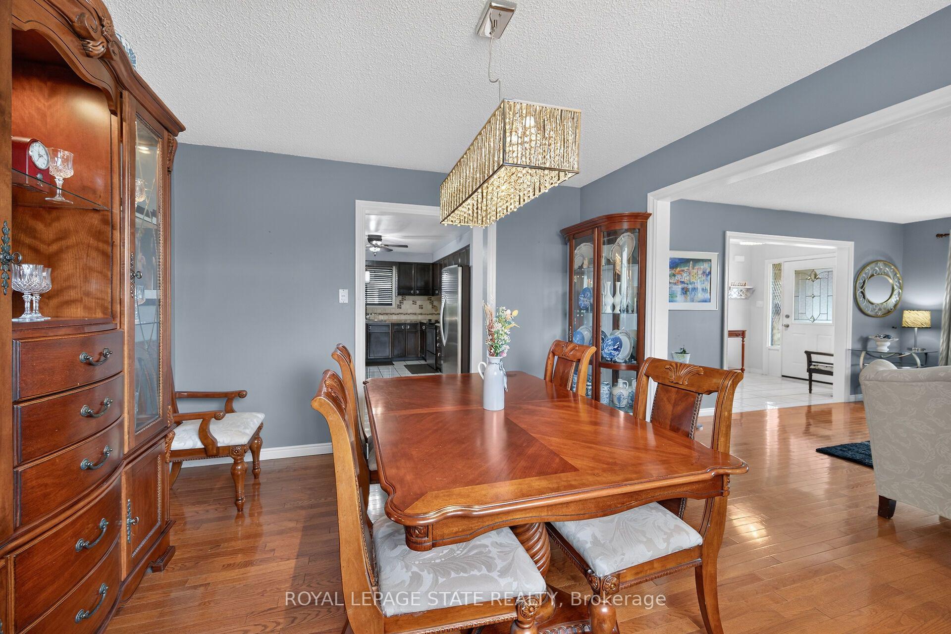 Photo 8 of 408 Rexford Drive, Hamilton, Randall — HOMEH
