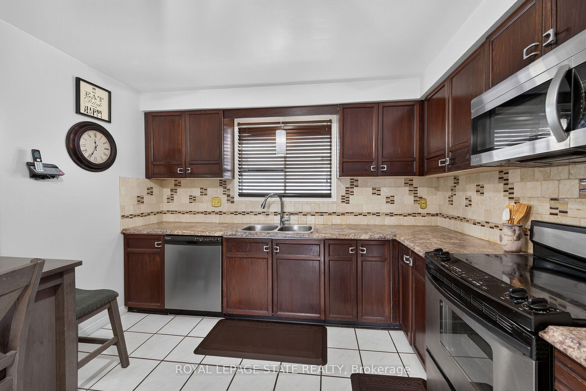 Photo 13 of 408 Rexford Drive, Hamilton, Randall — HOMEH
