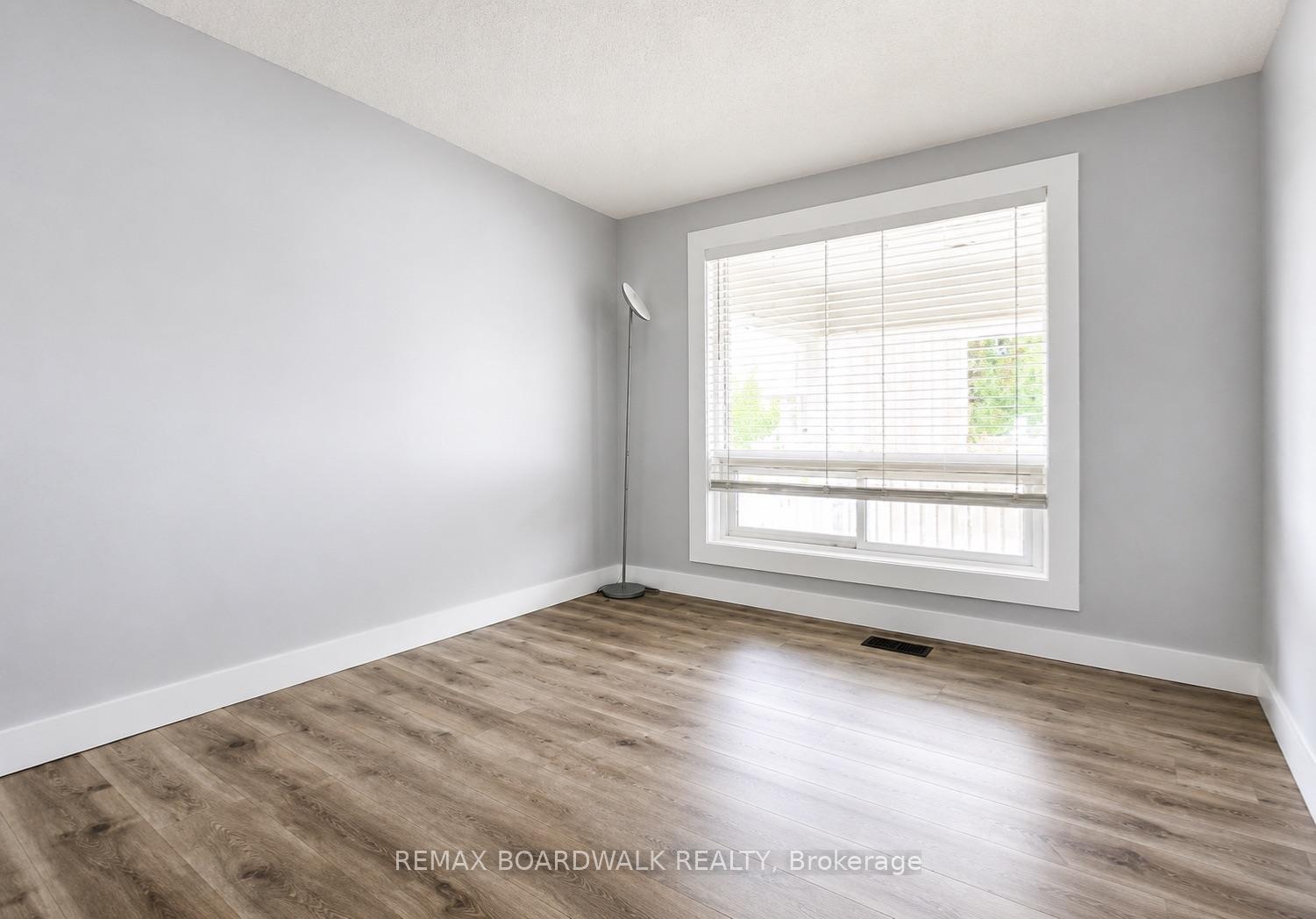Photo 12 of Unit 1, 332 Shakespeare Street, Ottawa, Vanier — HOMEH