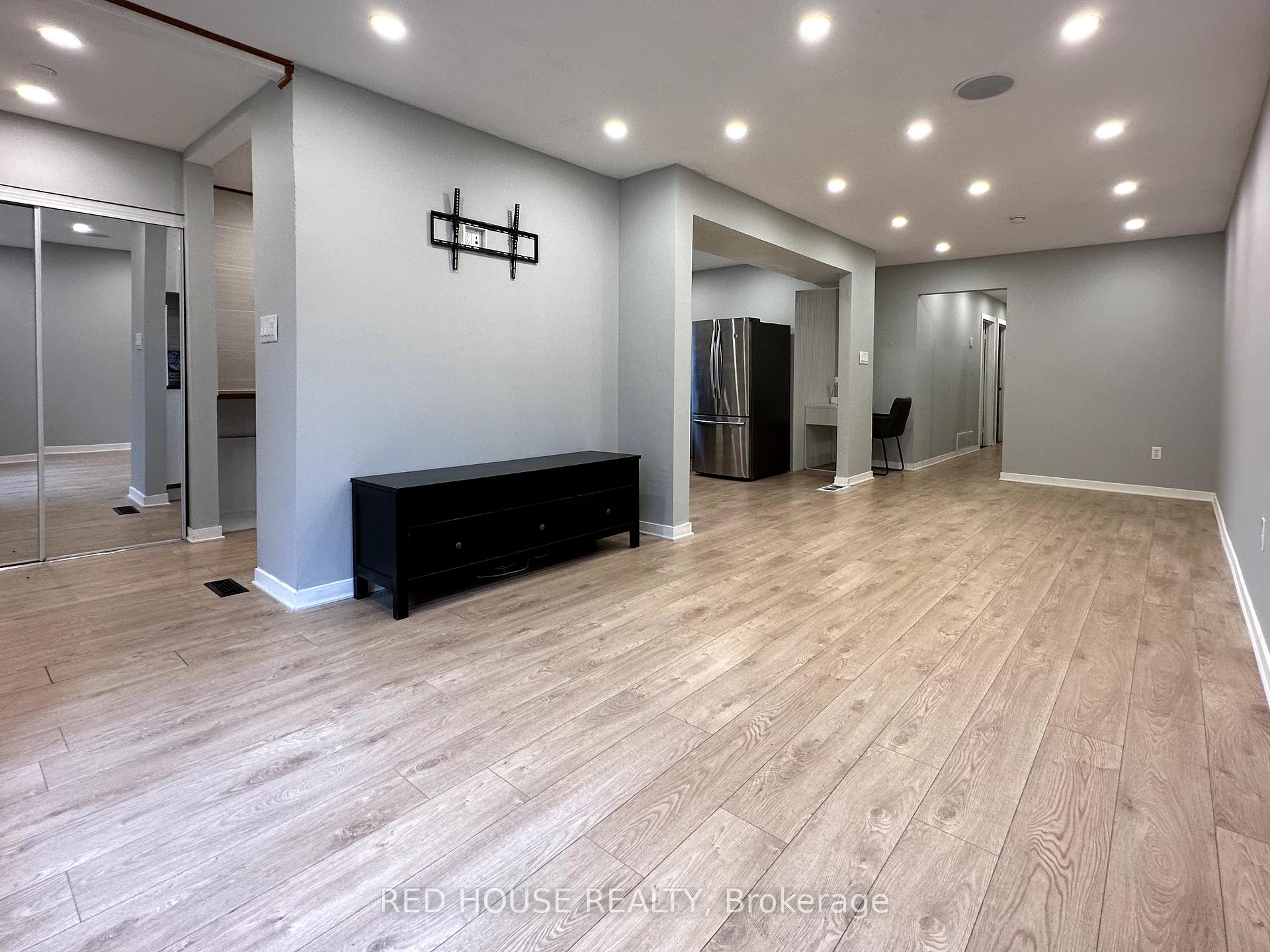 Photo 2 of 52 Charlbrook Avenue, Barrie, Cundles East — HOMEH