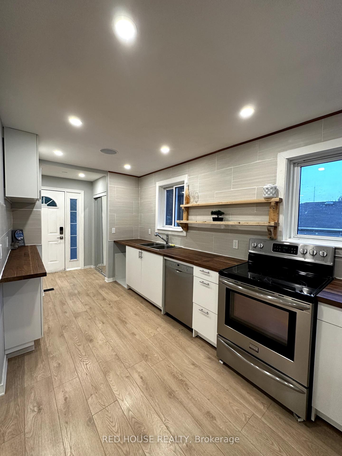 Photo 3 of 52 Charlbrook Avenue, Barrie, Cundles East — HOMEH
