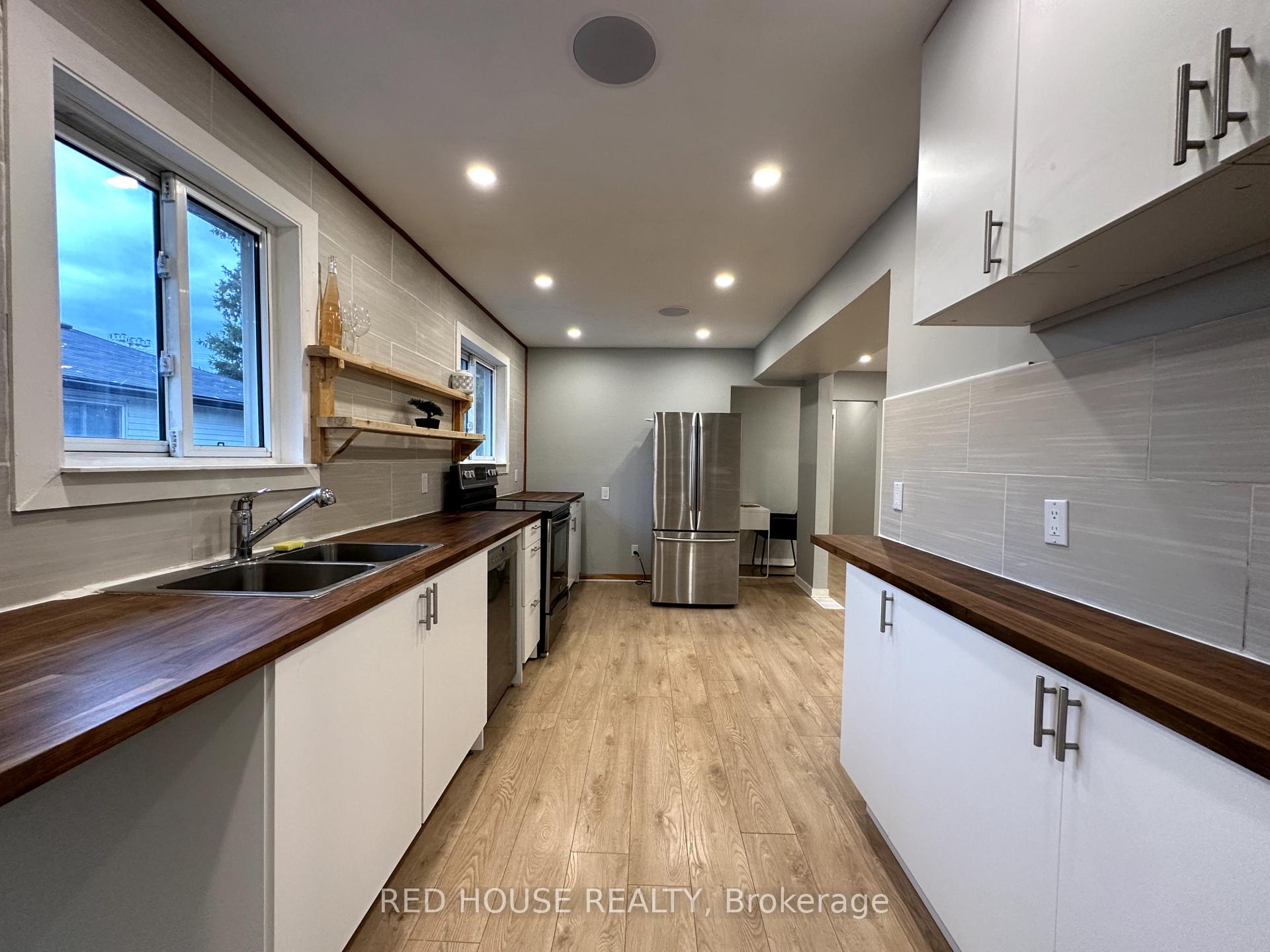 Photo 4 of 52 Charlbrook Avenue, Barrie, Cundles East — HOMEH