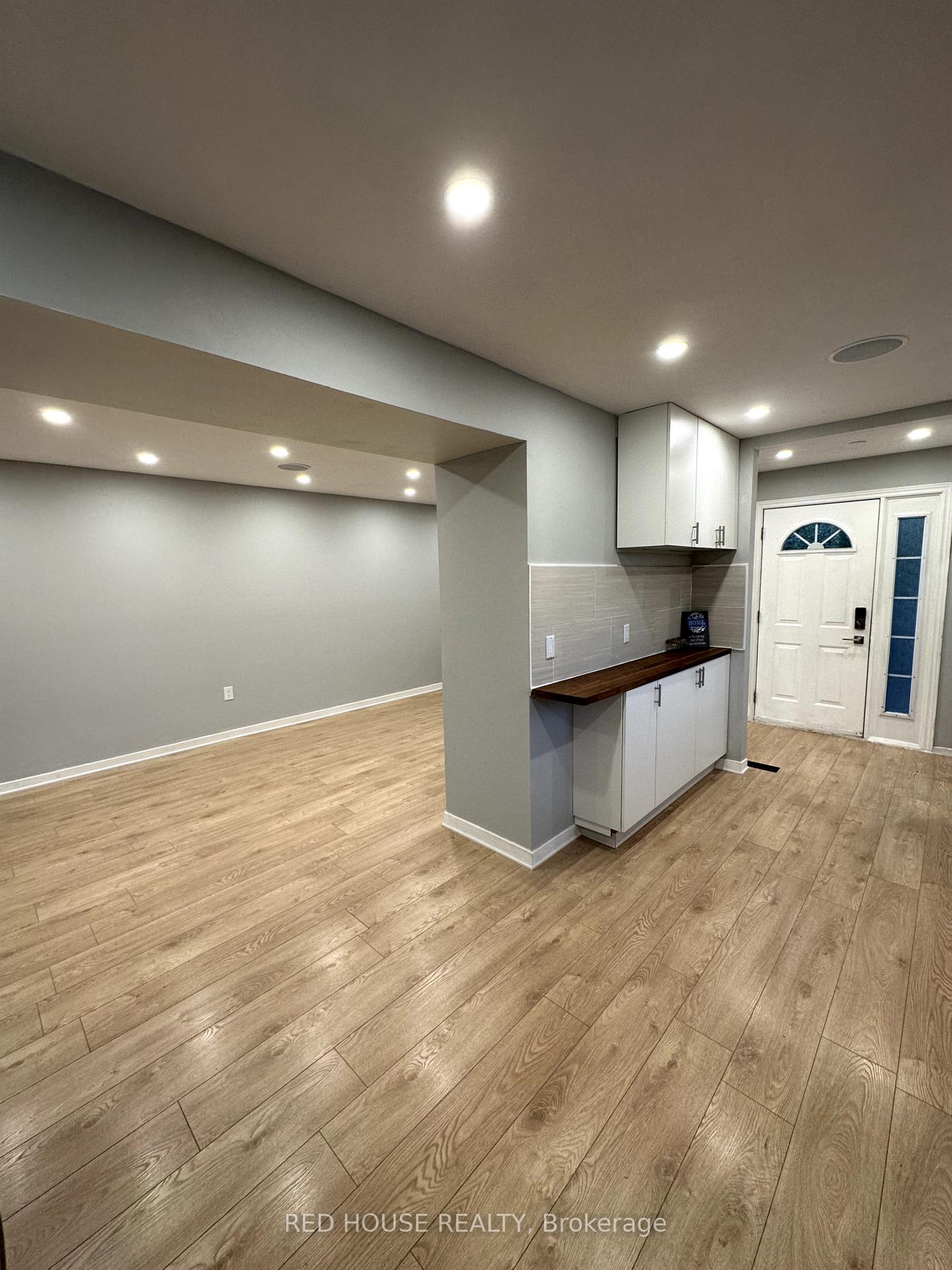 Photo 5 of 52 Charlbrook Avenue, Barrie, Cundles East — HOMEH