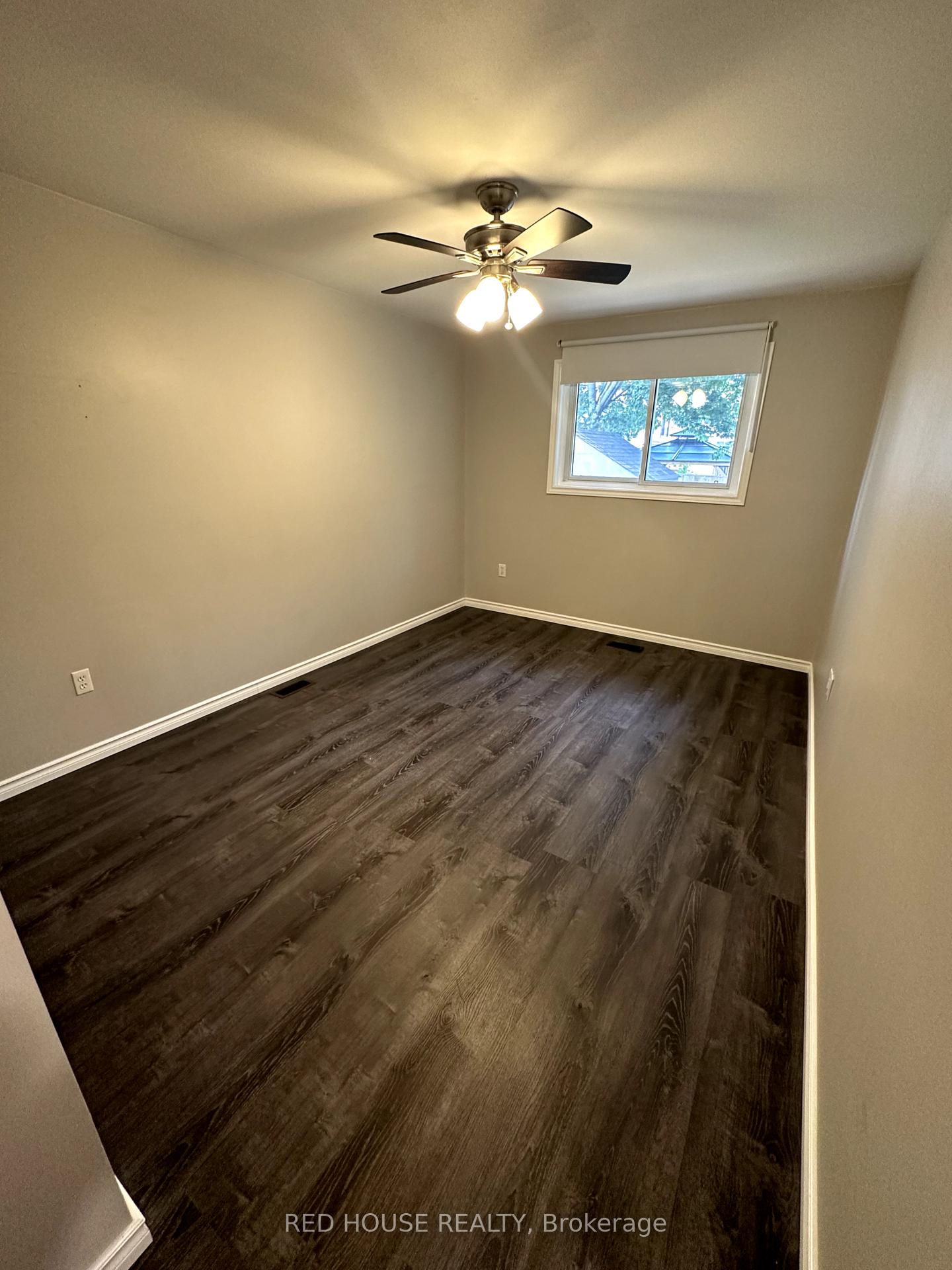 Photo 11 of 52 Charlbrook Avenue, Barrie, Cundles East — HOMEH