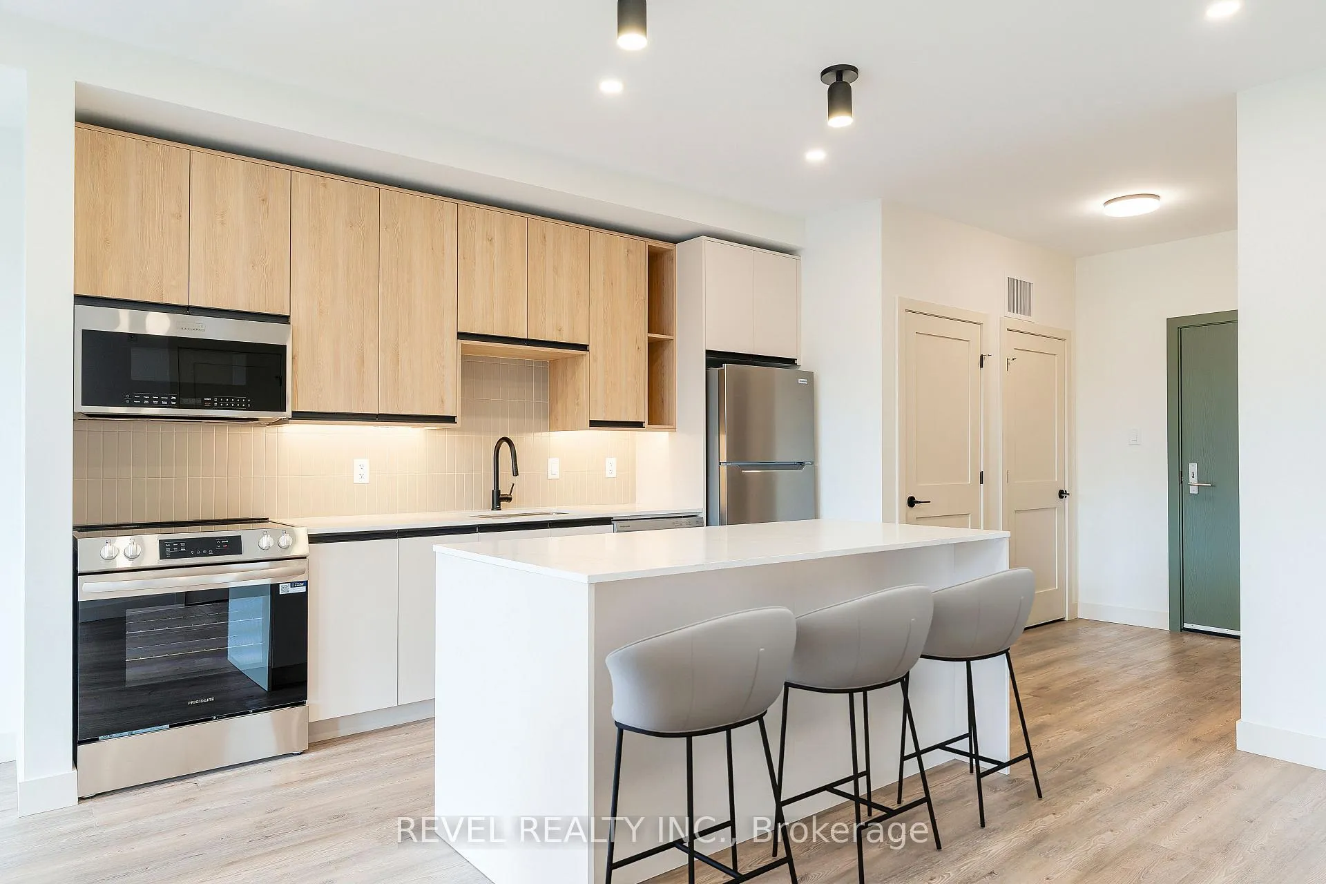 Front of Unit 403, 4390 Hillview Drive