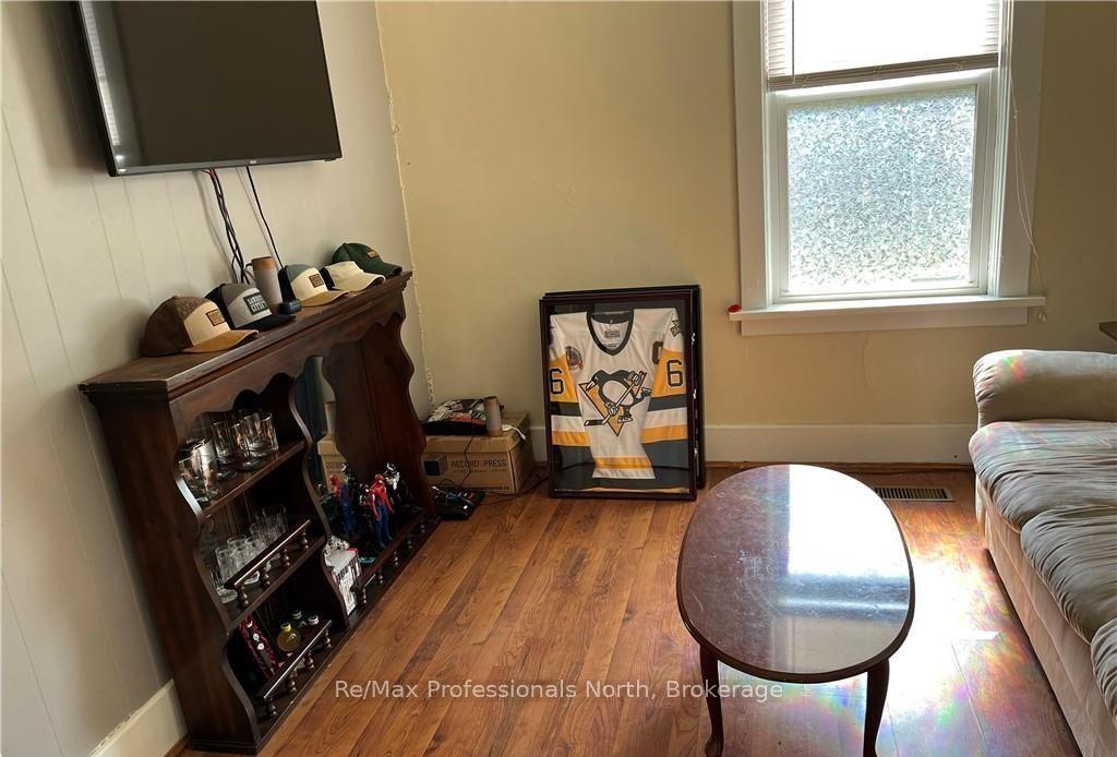 Photo 10 of 261 Hotchkiss Street, Gravenhurst, Muskoka (S) — HOMEH