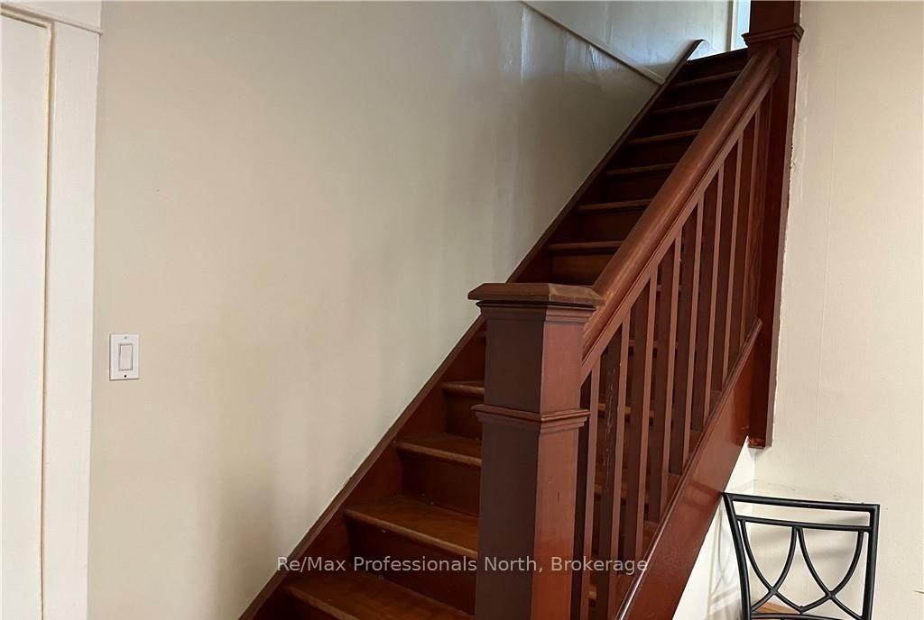 Photo 12 of 261 Hotchkiss Street, Gravenhurst, Muskoka (S) — HOMEH
