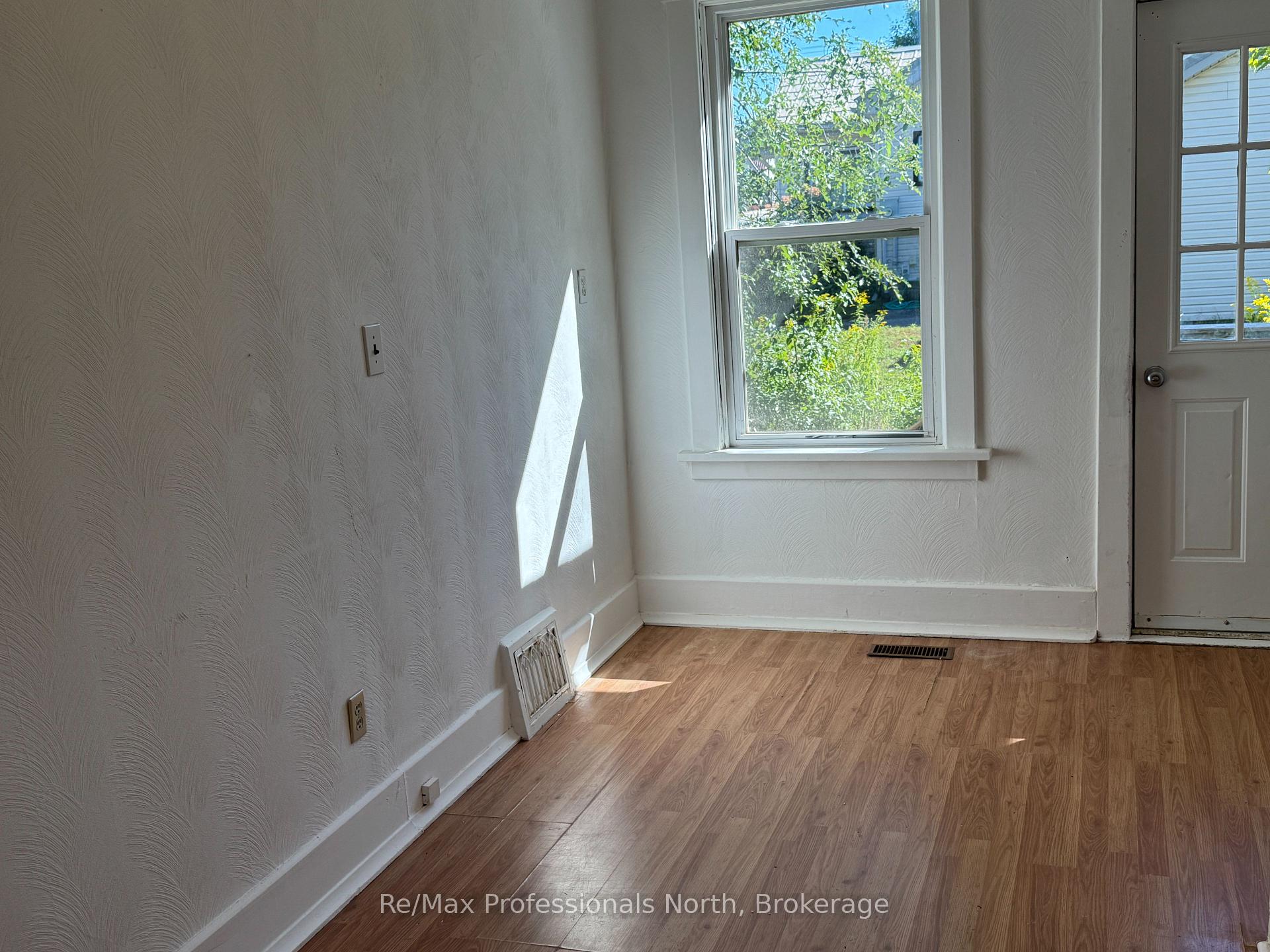 Photo 18 of 261 Hotchkiss Street, Gravenhurst, Muskoka (S) — HOMEH