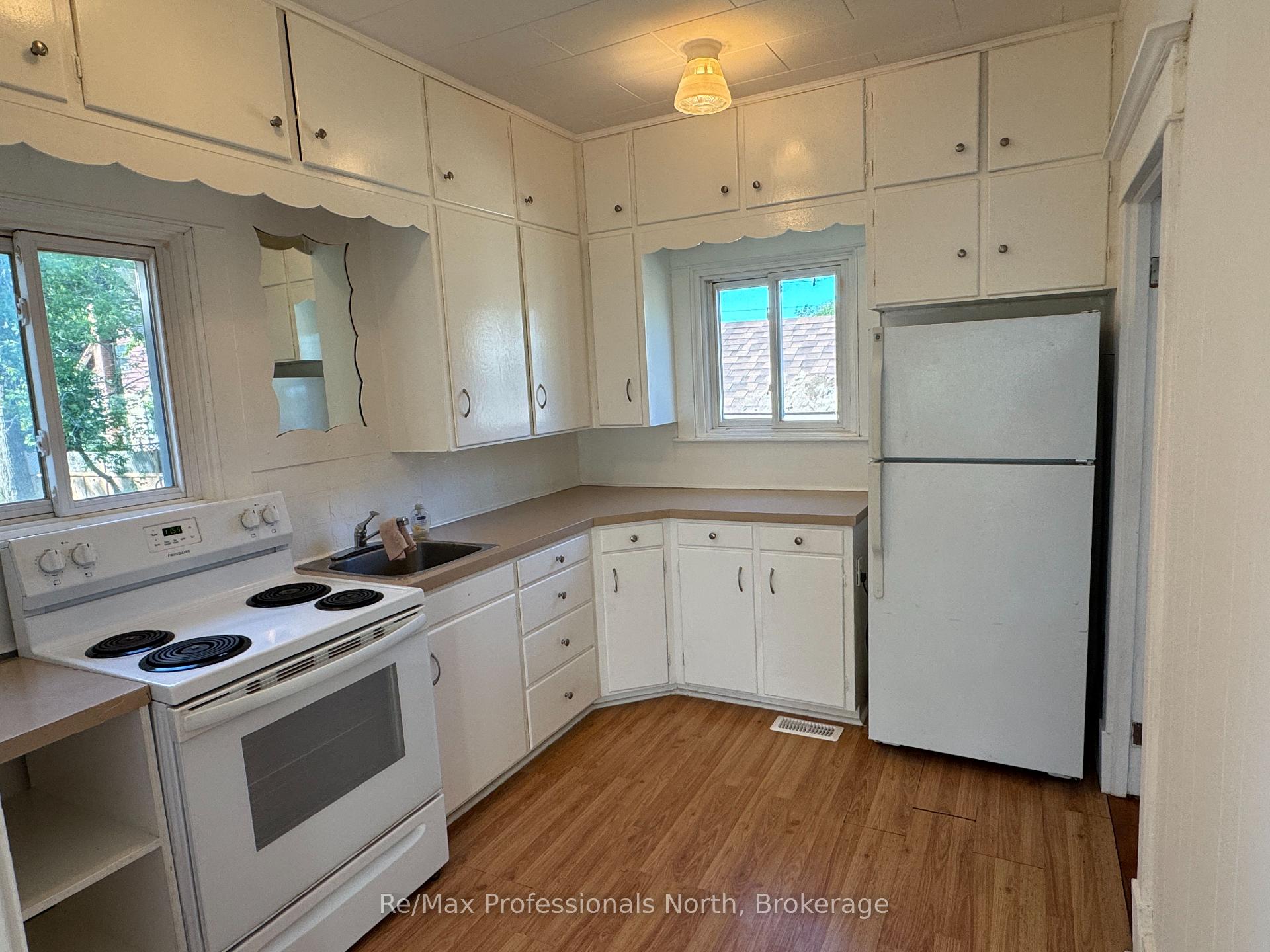 Photo 19 of 261 Hotchkiss Street, Gravenhurst, Muskoka (S) — HOMEH