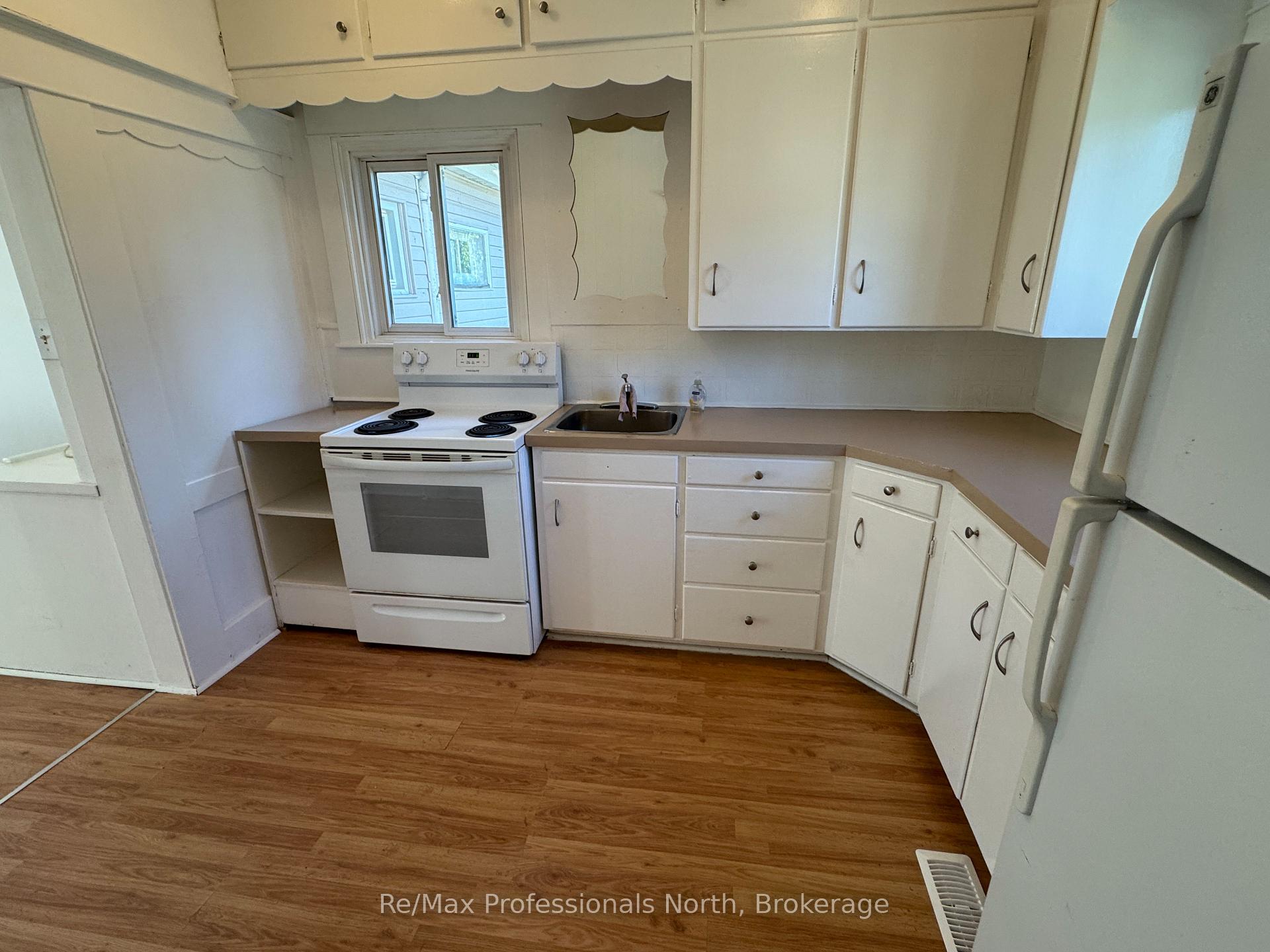 Photo 20 of 261 Hotchkiss Street, Gravenhurst, Muskoka (S) — HOMEH