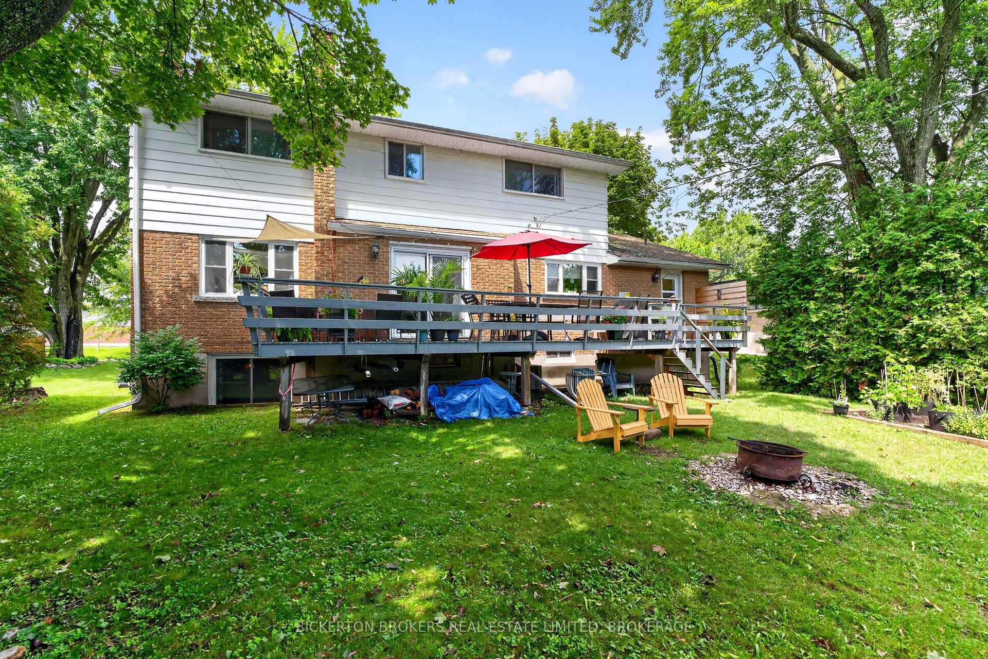 Photo 5 of 335 Elizabeth Drive, Gananoque, Gananoque — HOMEH