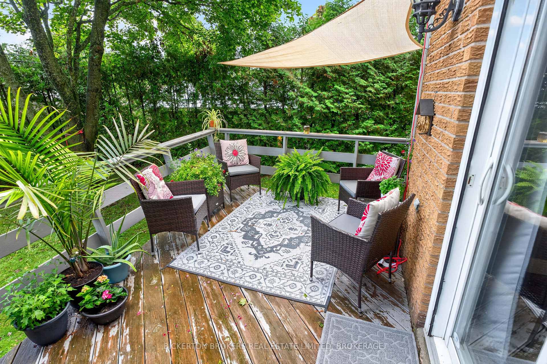 Photo 8 of 335 Elizabeth Drive, Gananoque, Gananoque — HOMEH