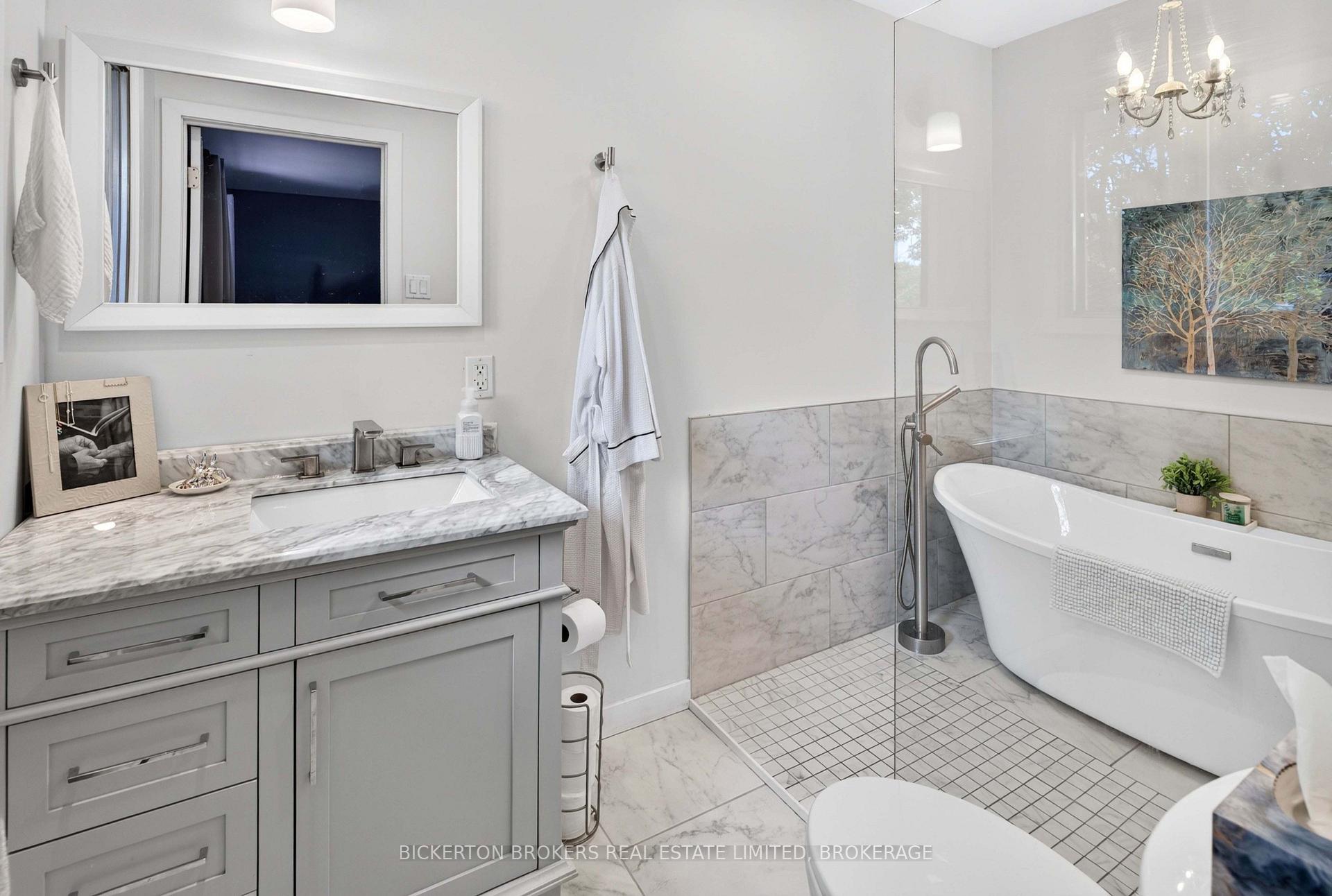 Photo 46 of 335 Elizabeth Drive, Gananoque, Gananoque — HOMEH