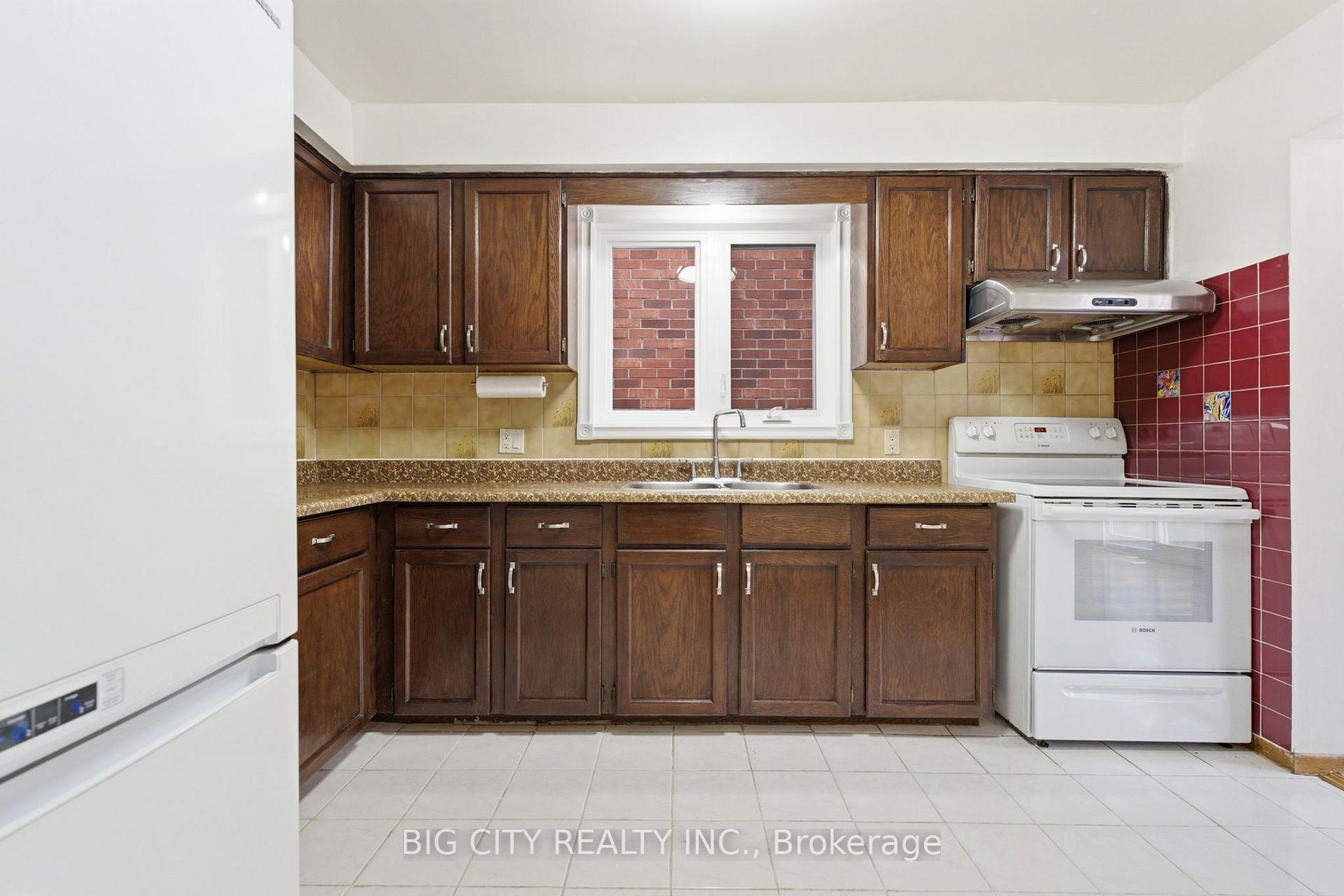 Photo 12 of 29 Rainthorpe Crescent, Scarborough, L'Amoreaux — HOMEH