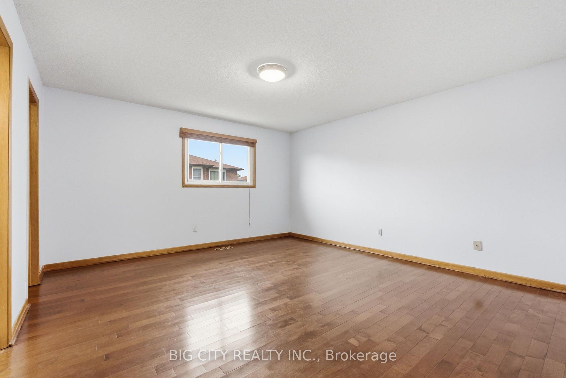 Photo 26 of 29 Rainthorpe Crescent, Scarborough, L'Amoreaux — HOMEH