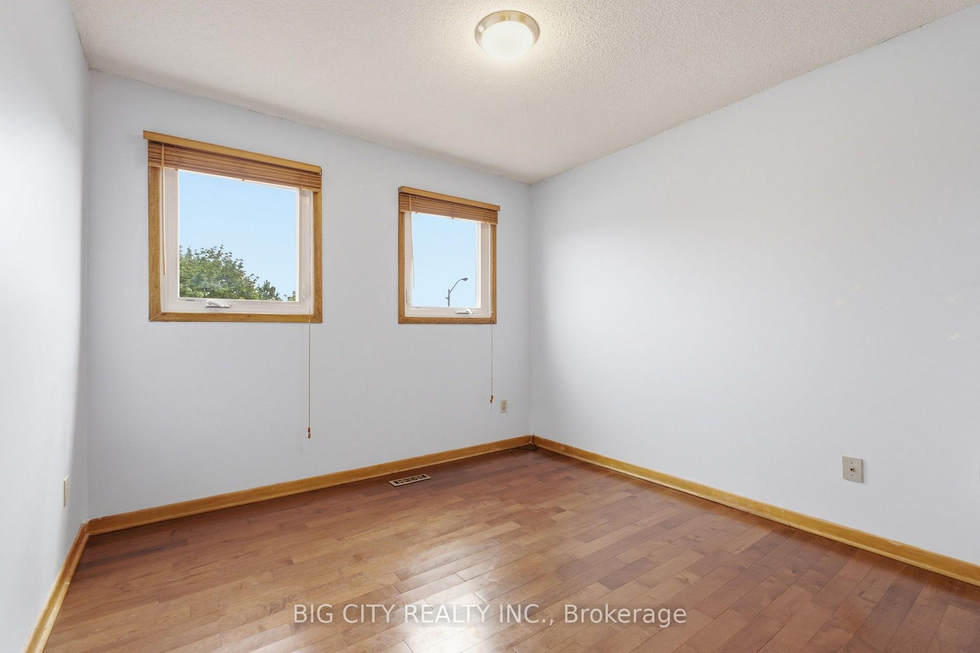 Photo 32 of 29 Rainthorpe Crescent, Scarborough, L'Amoreaux — HOMEH