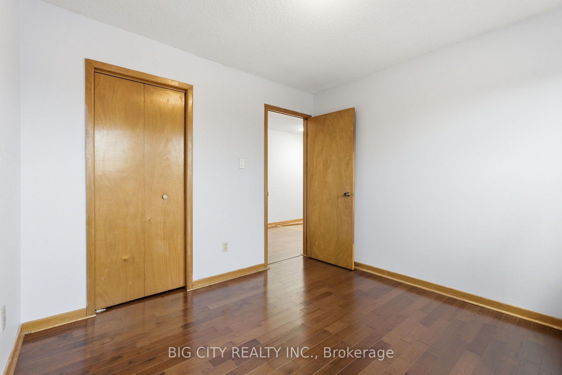 Photo 33 of 29 Rainthorpe Crescent, Scarborough, L'Amoreaux — HOMEH