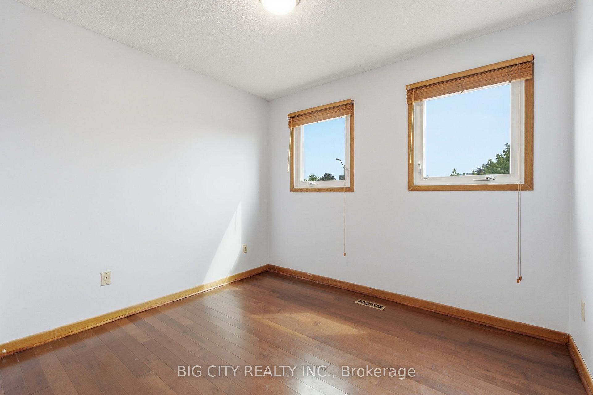 Photo 34 of 29 Rainthorpe Crescent, Scarborough, L'Amoreaux — HOMEH