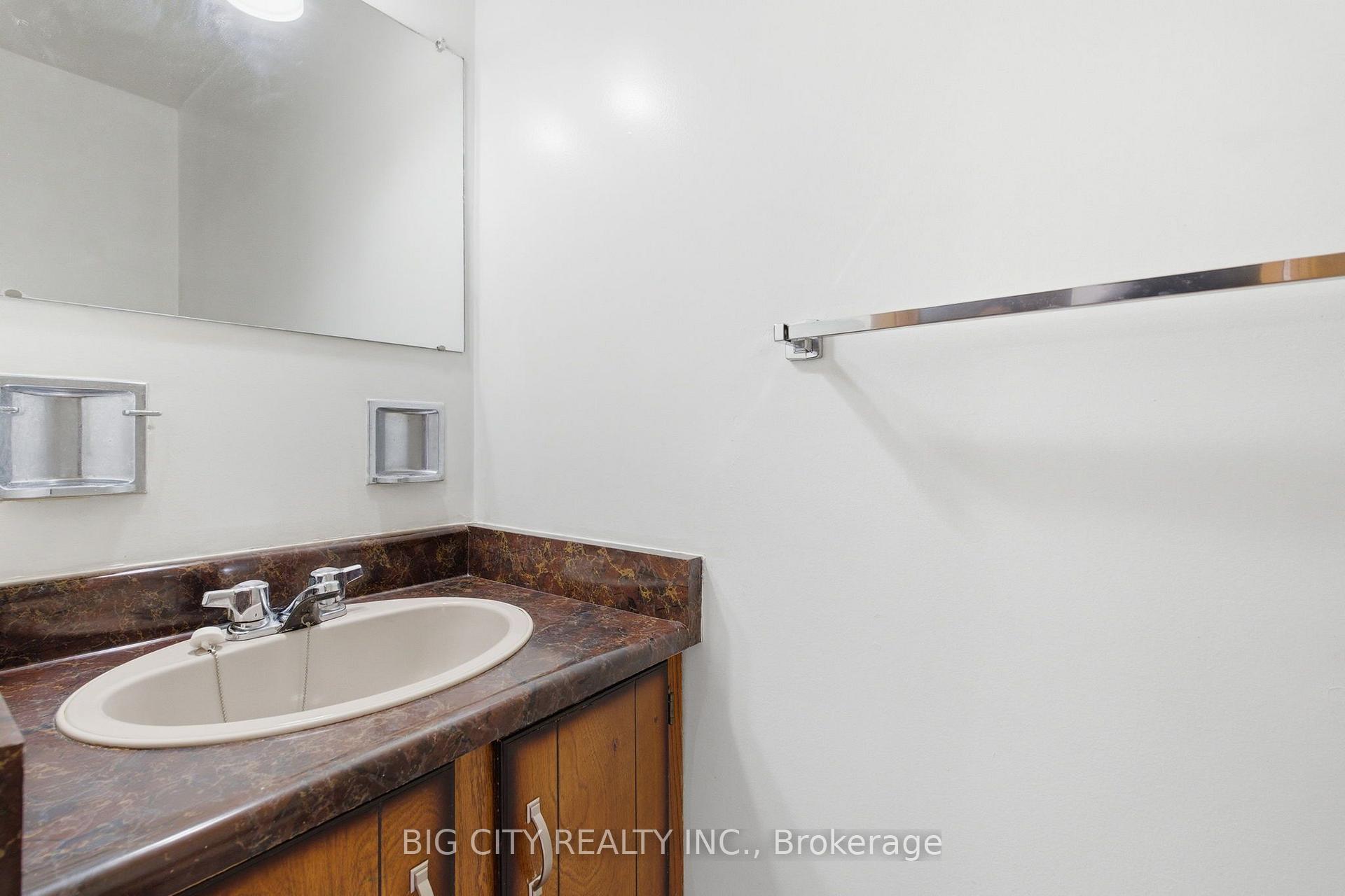 Photo 46 of 29 Rainthorpe Crescent, Scarborough, L'Amoreaux — HOMEH