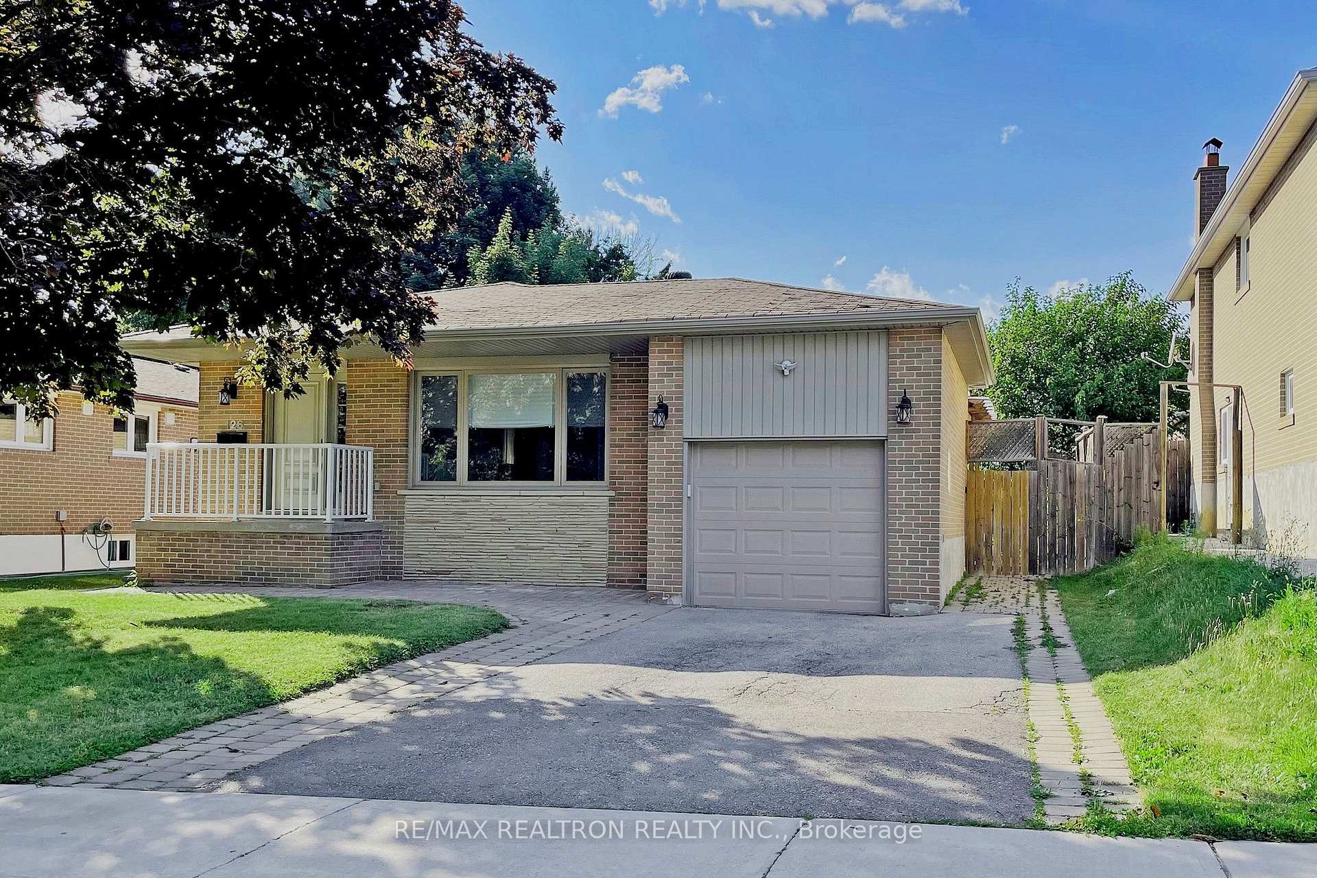 Photo 1 of Unit Basem, 126 Brahms Avenue, North York, Hillcrest Village — HOMEH