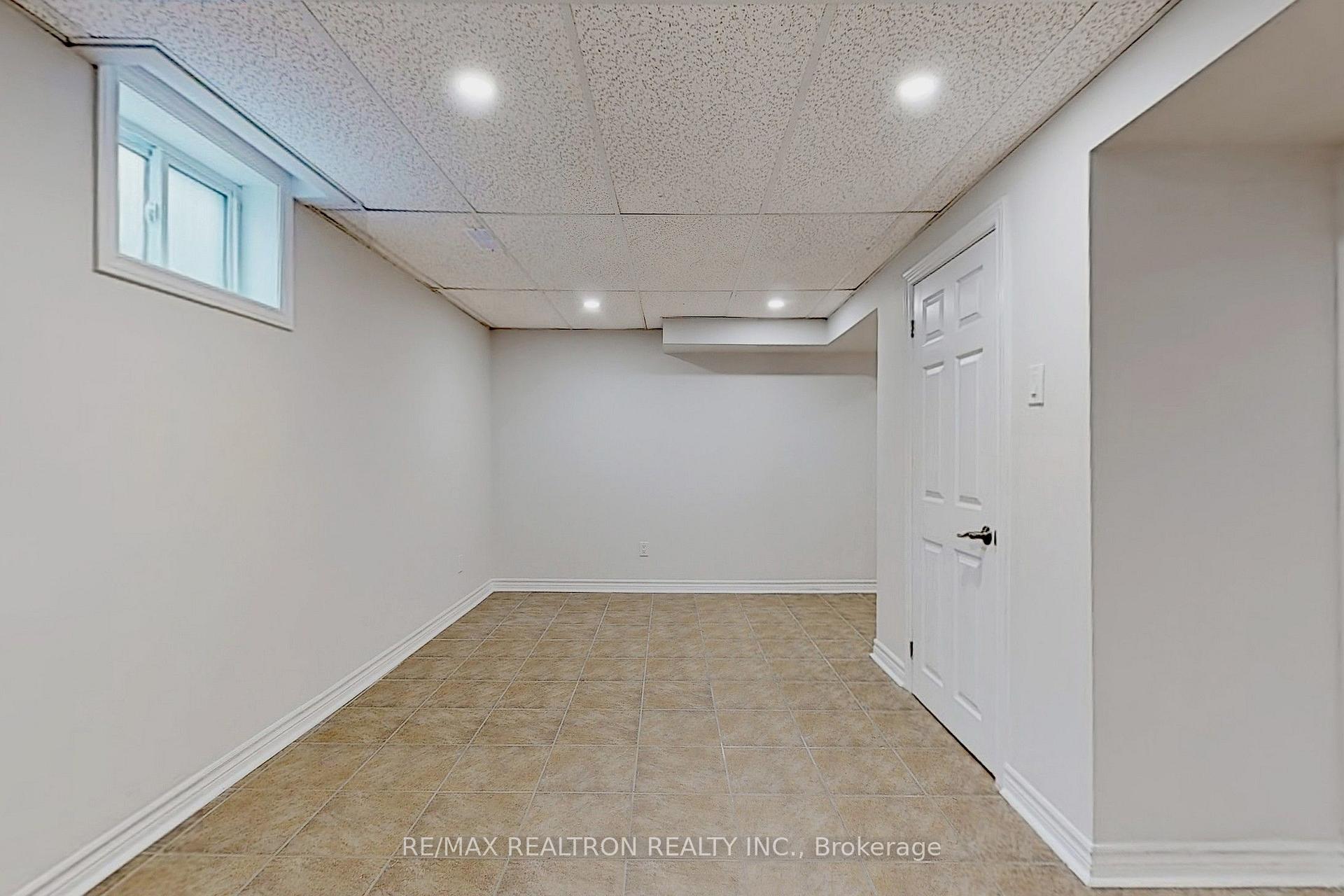 Photo 3 of Unit Basem, 126 Brahms Avenue, North York, Hillcrest Village — HOMEH