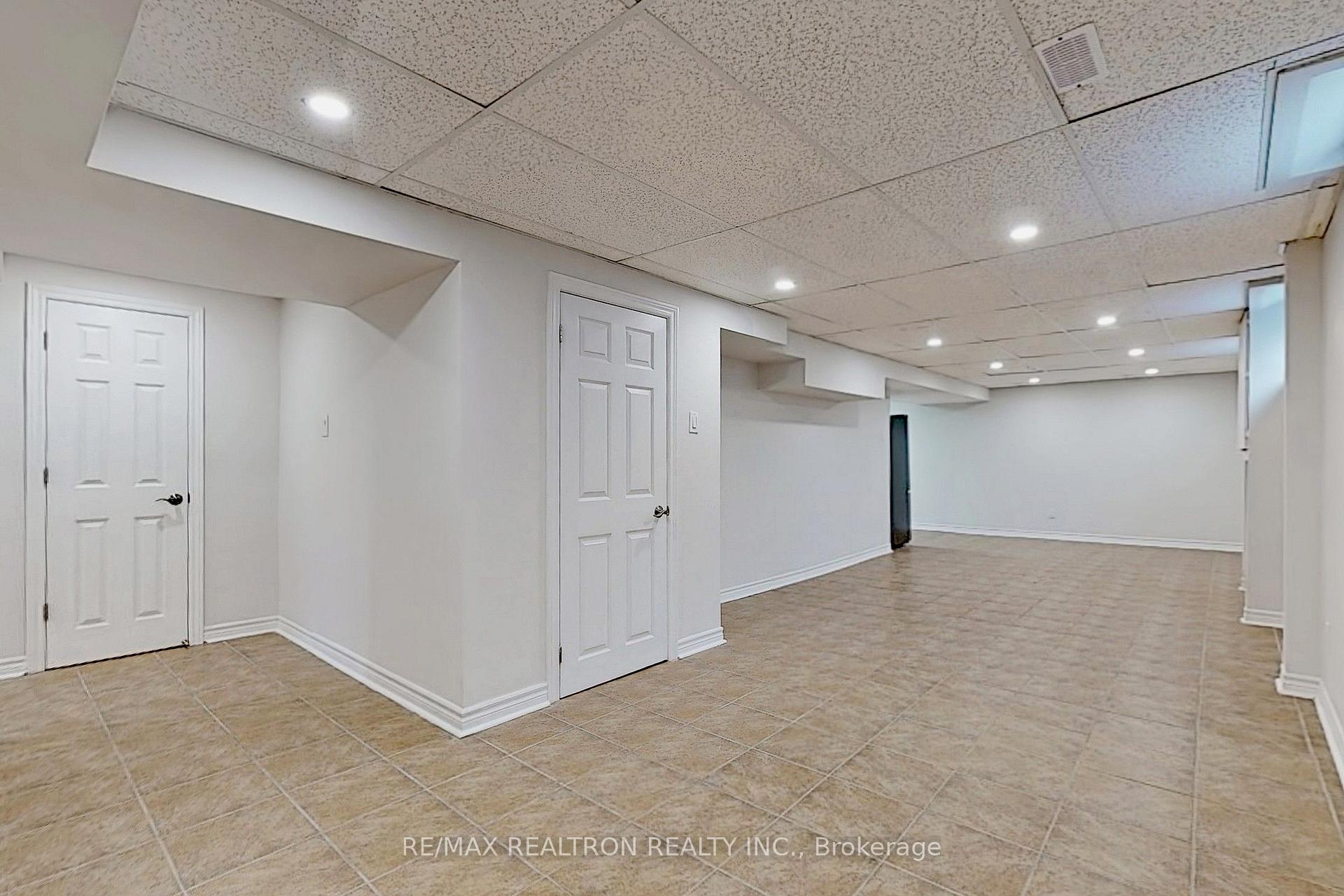 Photo 4 of Unit Basem, 126 Brahms Avenue, North York, Hillcrest Village — HOMEH
