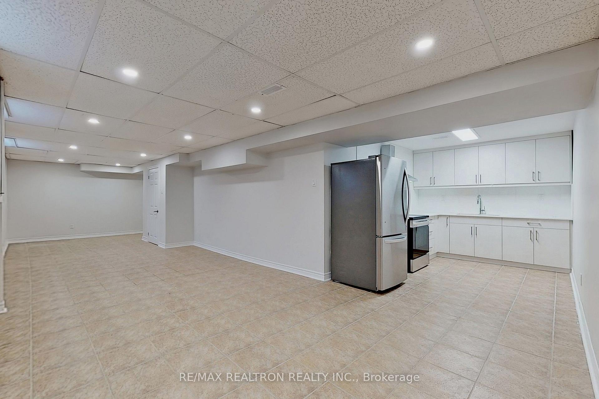 Photo 5 of Unit Basem, 126 Brahms Avenue, North York, Hillcrest Village — HOMEH