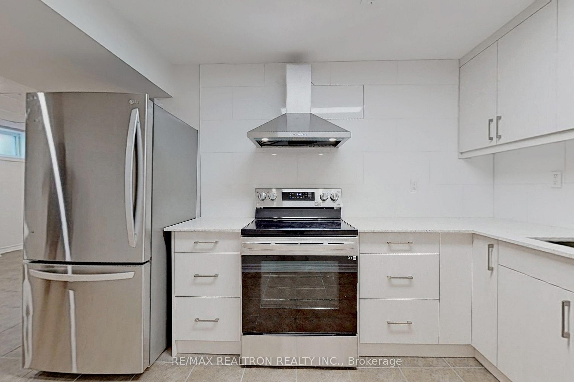 Photo 7 of Unit Basem, 126 Brahms Avenue, North York, Hillcrest Village — HOMEH