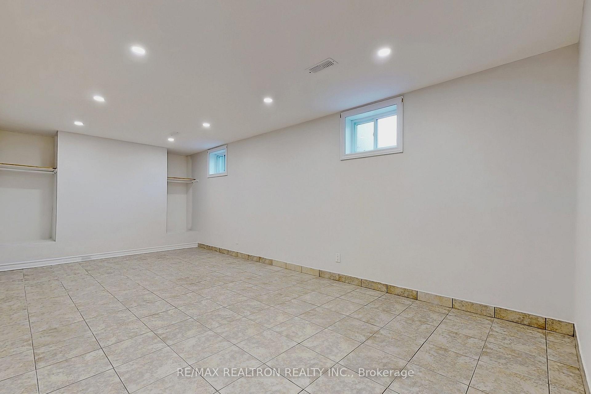Photo 9 of Unit Basem, 126 Brahms Avenue, North York, Hillcrest Village — HOMEH
