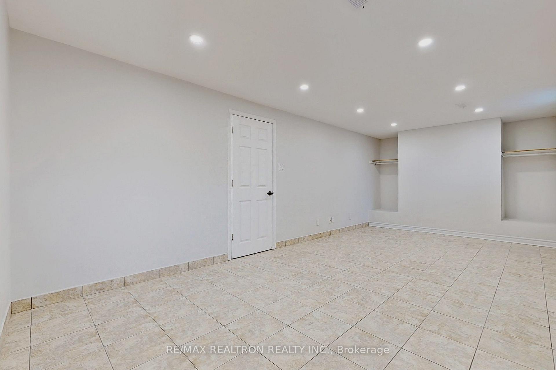 Photo 11 of Unit Basem, 126 Brahms Avenue, North York, Hillcrest Village — HOMEH