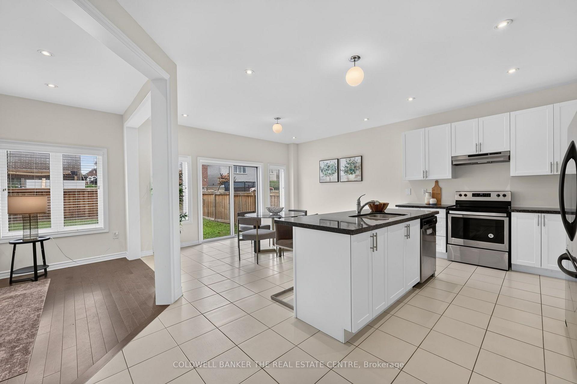 Photo 5 of 1048 Barton Way, Innisfil, Alcona — HOMEH